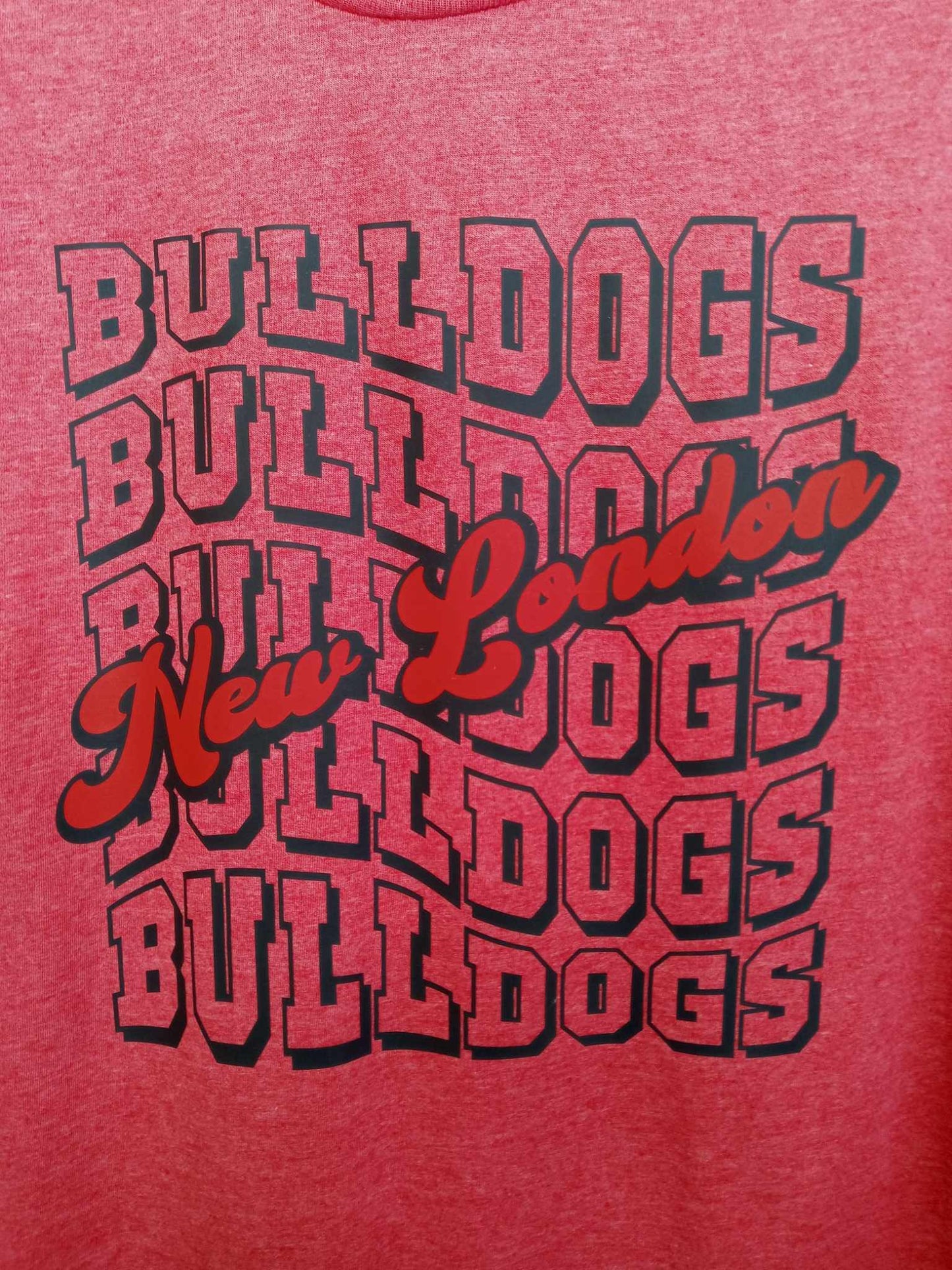 Waved New London Bulldogs shirt